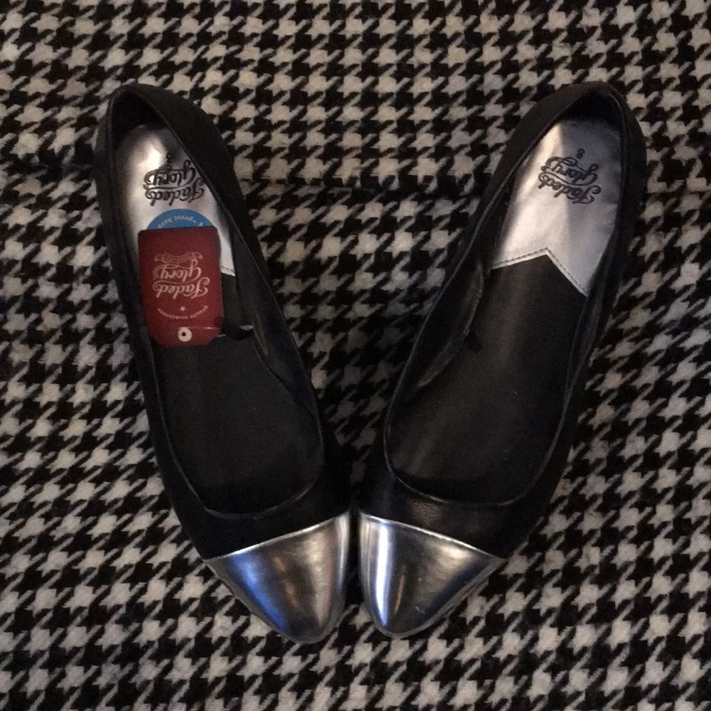Shoe